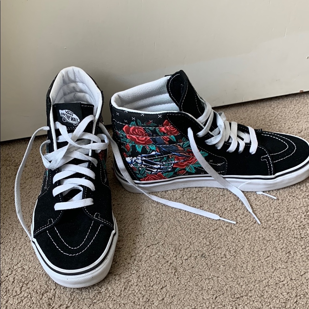 Vans Sk8-Hi Rose Skulls Black Suede High Tops